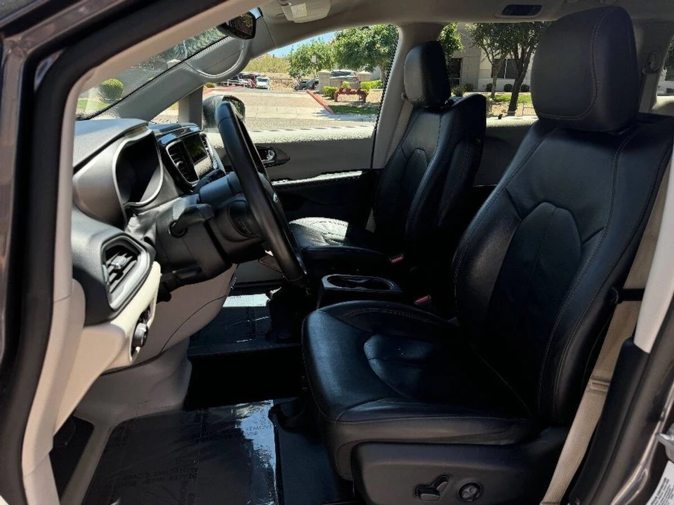 2020 Chrysler - Image 5 of 15