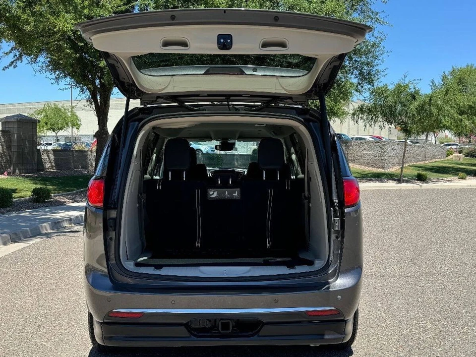 2020 Chrysler - Image 15 of 15