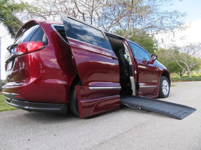 2020 Chrysler - Image 4 of 21
