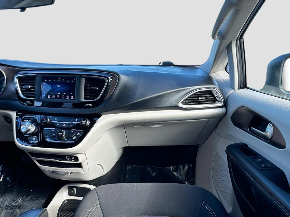 2020 Chrysler - Image 19 of 21
