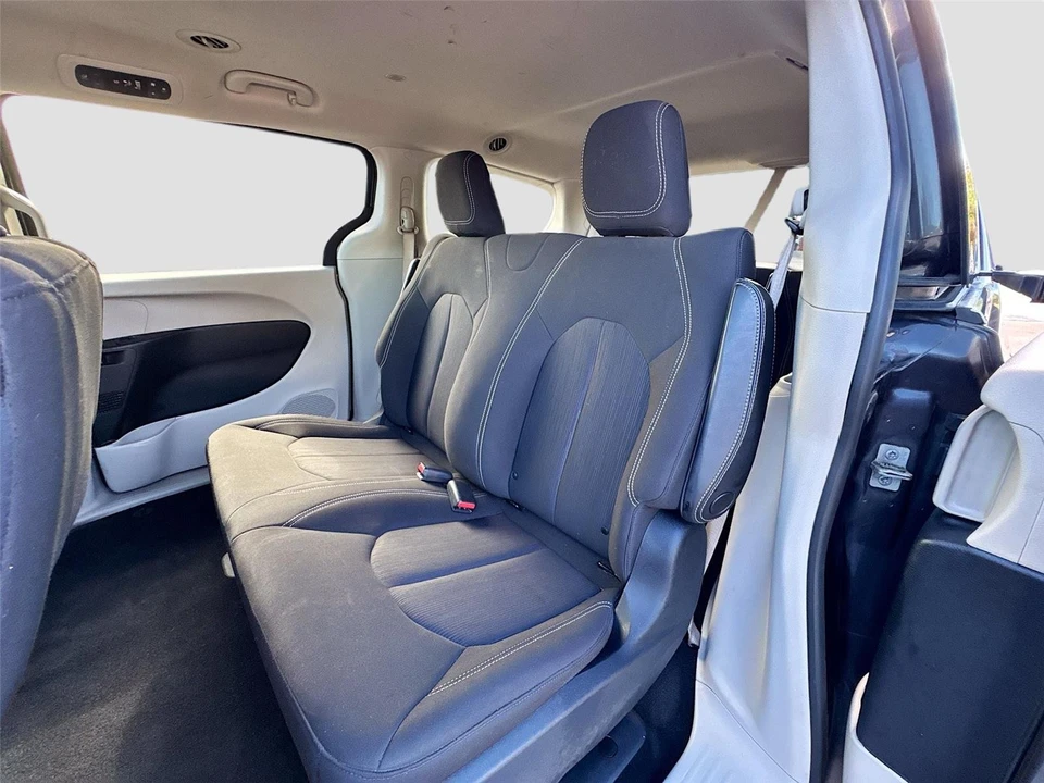2020 Chrysler - Image 20 of 21