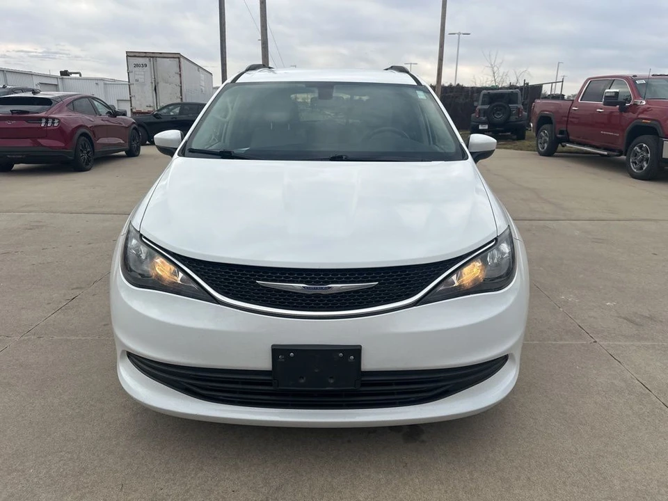 2020 Chrysler - Image 4 of 12