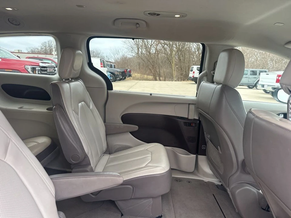 2020 Chrysler - Image 12 of 12