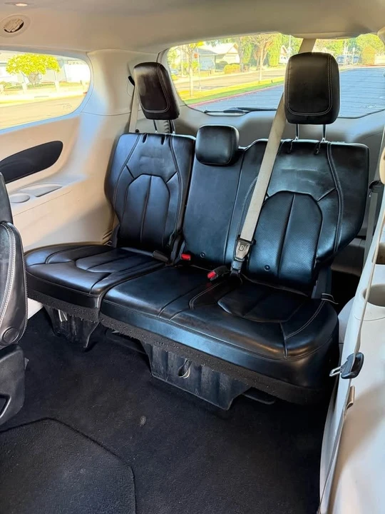 2020 Chrysler - Image 14 of 18