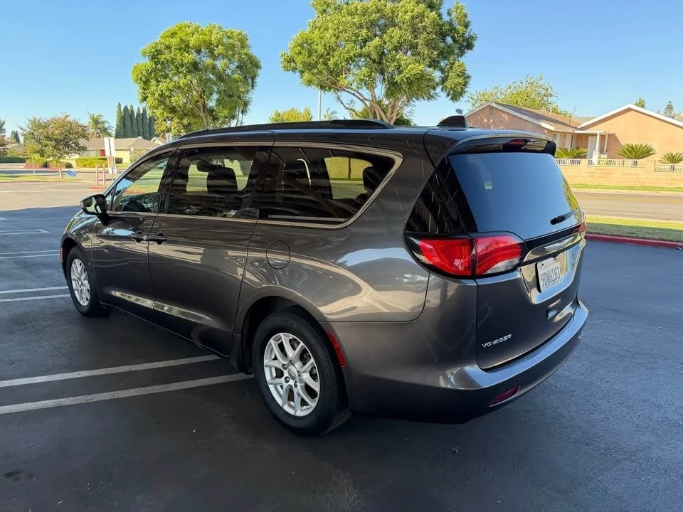 2020 Chrysler - Image 3 of 18