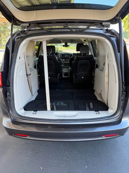 2020 Chrysler - Image 18 of 18