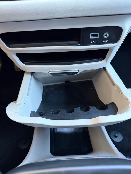 2020 Chrysler - Image 16 of 18