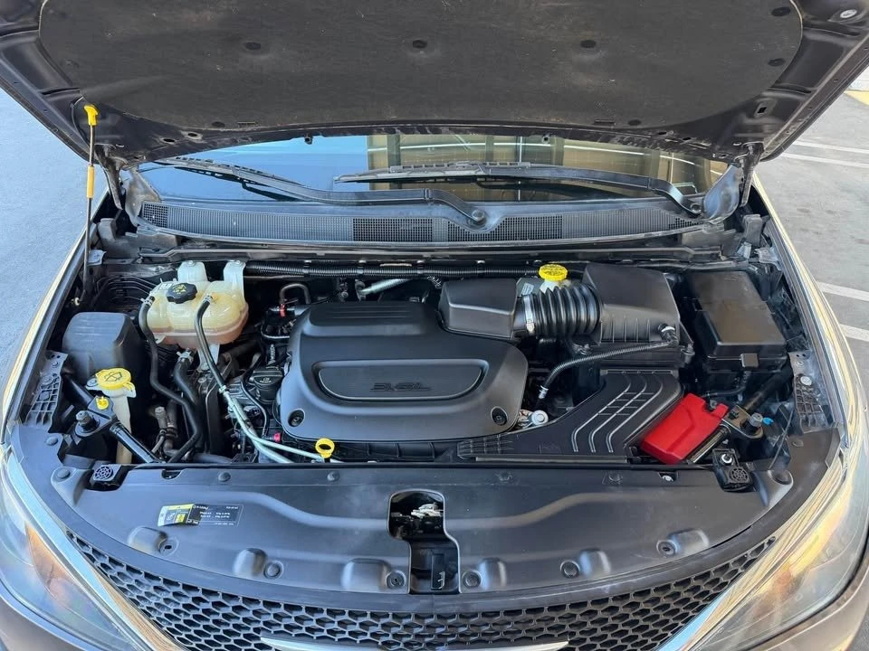 2020 Chrysler - Image 4 of 18