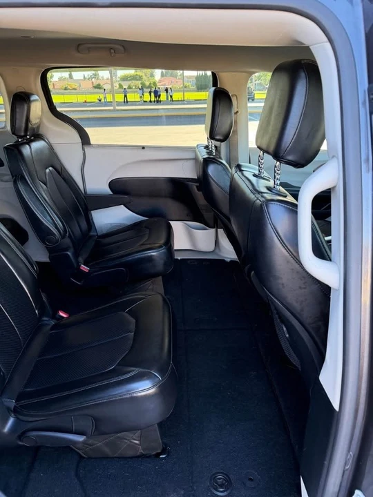 2020 Chrysler - Image 12 of 18