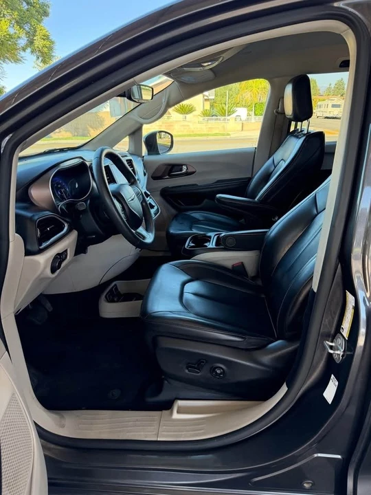 2020 Chrysler - Image 6 of 18
