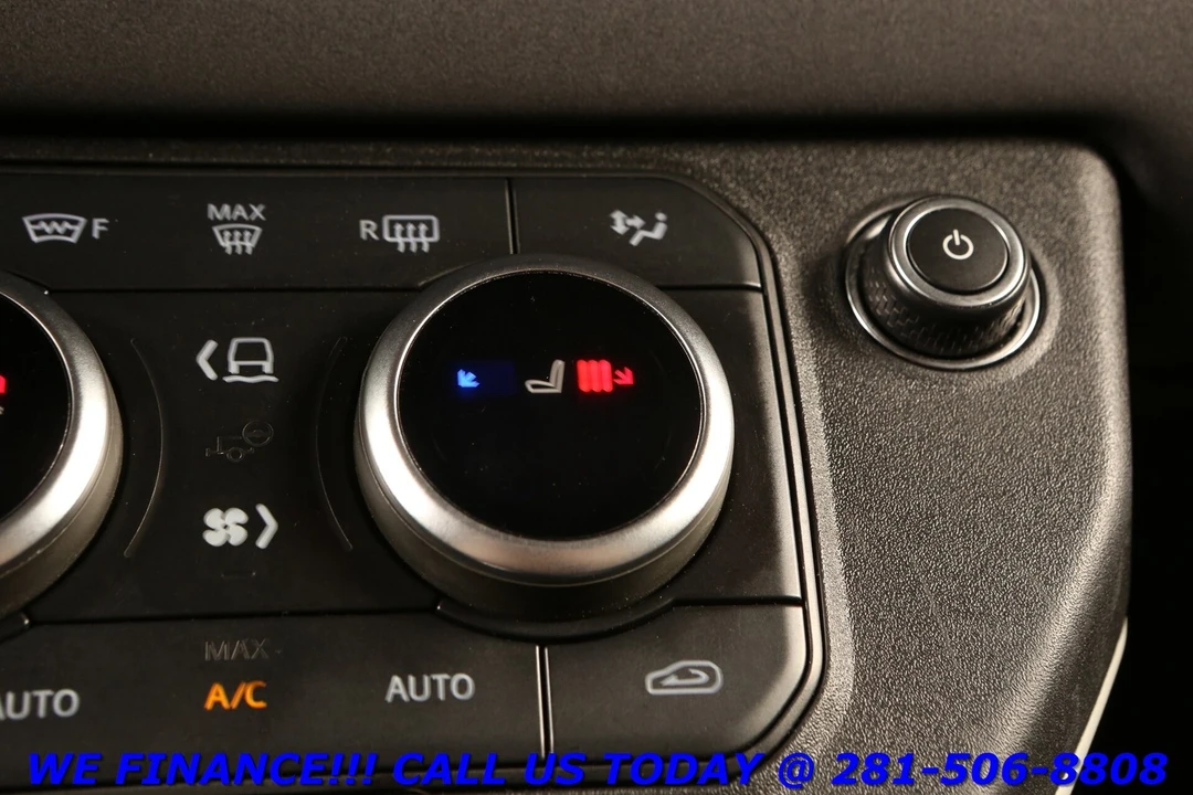 2020 Land Rover Defender 110 - Image 18 of 21