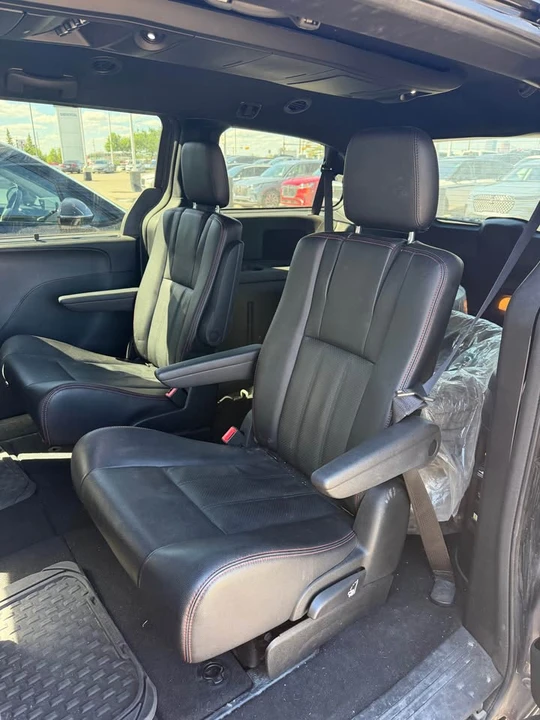 2020 Dodge Caravan - Image 5 of 12