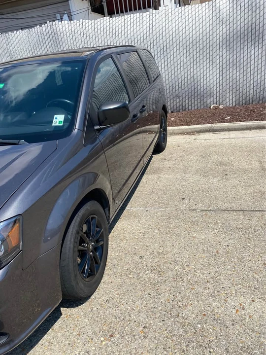 2020 Dodge Caravan - Image 2 of 6