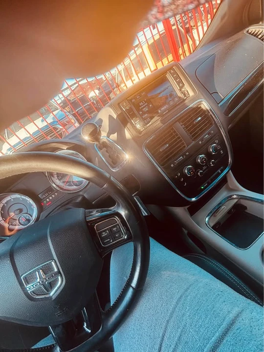 2020 Dodge Caravan - Image 4 of 4