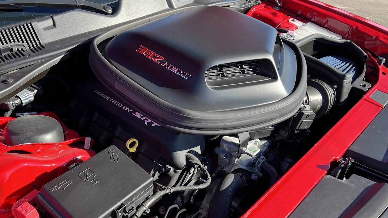 2020 Dodge Challenger 3rd Gen - Image 9 of 16
