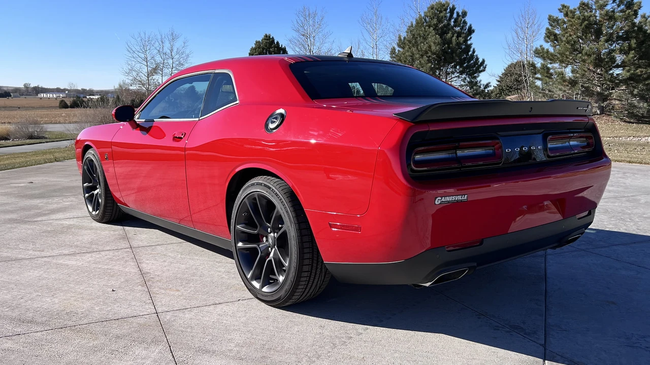 2020 Dodge Challenger 3rd Gen - Image 13 of 16