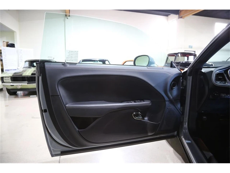 2020 Dodge Challenger 3rd Gen - Image 16 of 31