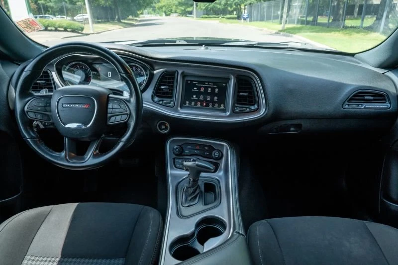 2020 Dodge Challenger 3rd Gen - Image 16 of 20