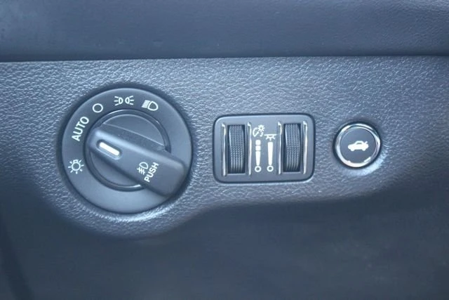 2020 Dodge Challenger 3rd Gen - Image 16 of 20