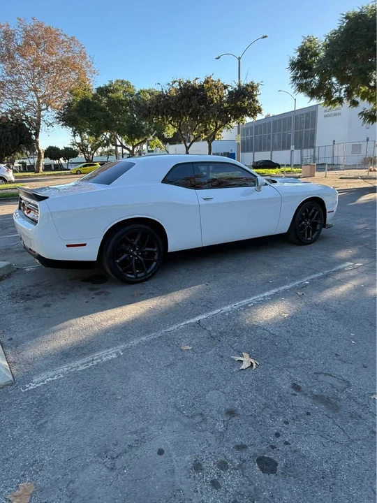 2020 Dodge Challenger 3rd Gen - Image 10 of 17