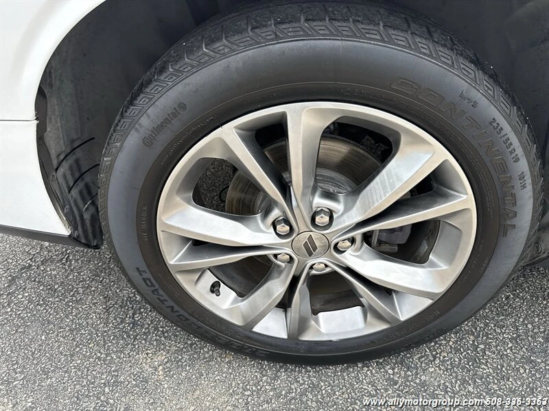 2020 Dodge Challenger 3rd Gen - Image 10 of 19