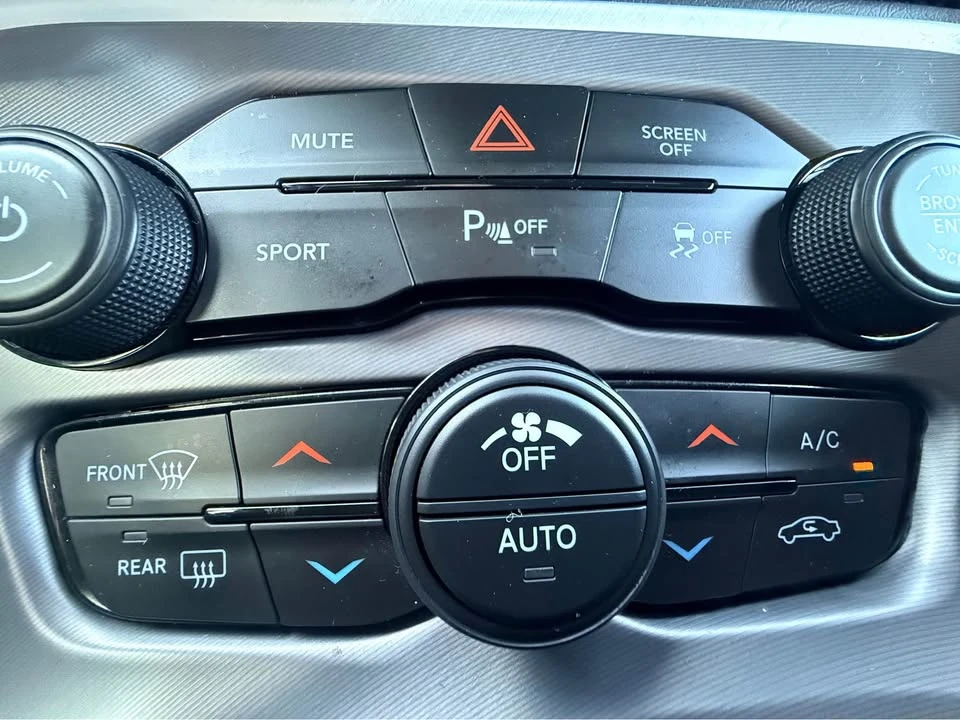 2020 Dodge Challenger 3rd Gen - Image 14 of 15
