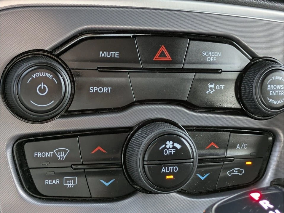 2020 Dodge Challenger 3rd Gen - Image 17 of 20
