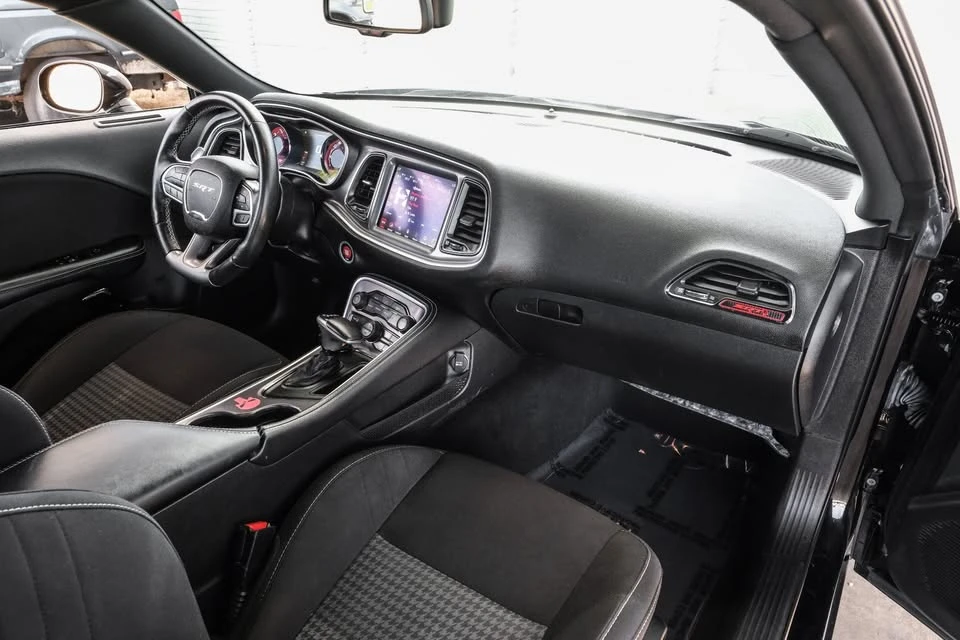 2020 Dodge Challenger 3rd Gen - Image 9 of 15
