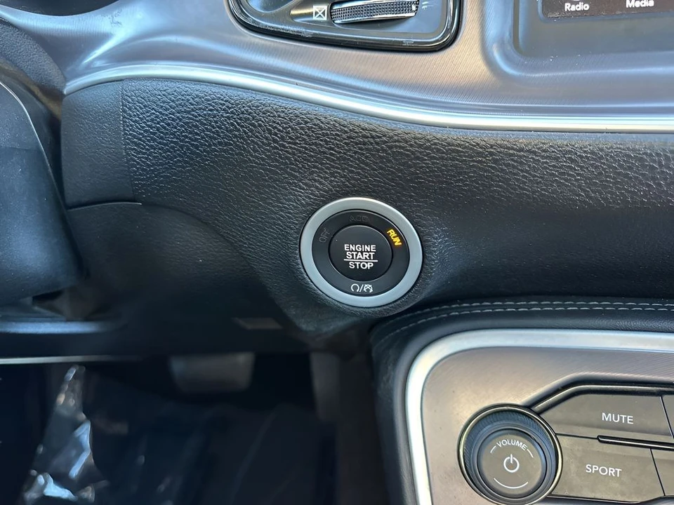 2020 Dodge Challenger 3rd Gen - Image 20 of 21