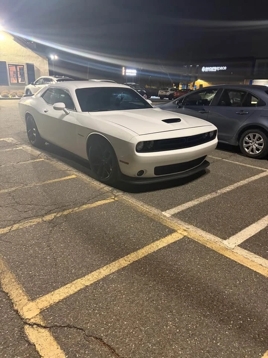 2020 Dodge Challenger 3rd Gen - Image 4 of 10