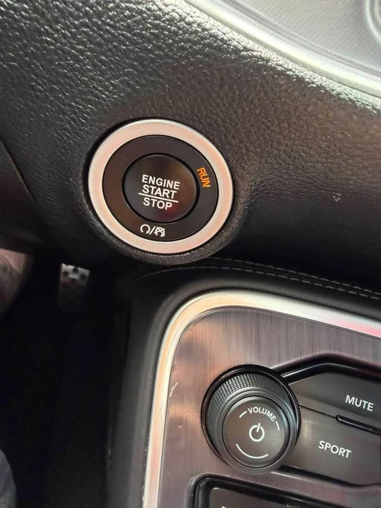 2020 Dodge Challenger 3rd Gen - Image 10 of 15