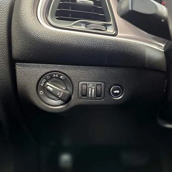 2020 Dodge Challenger 3rd Gen - Image 11 of 14