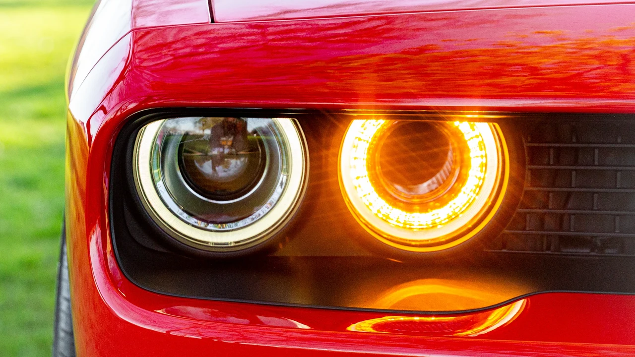 2020 Dodge Challenger SRT Hellcat 3rd Gen - Image 13 of 31
