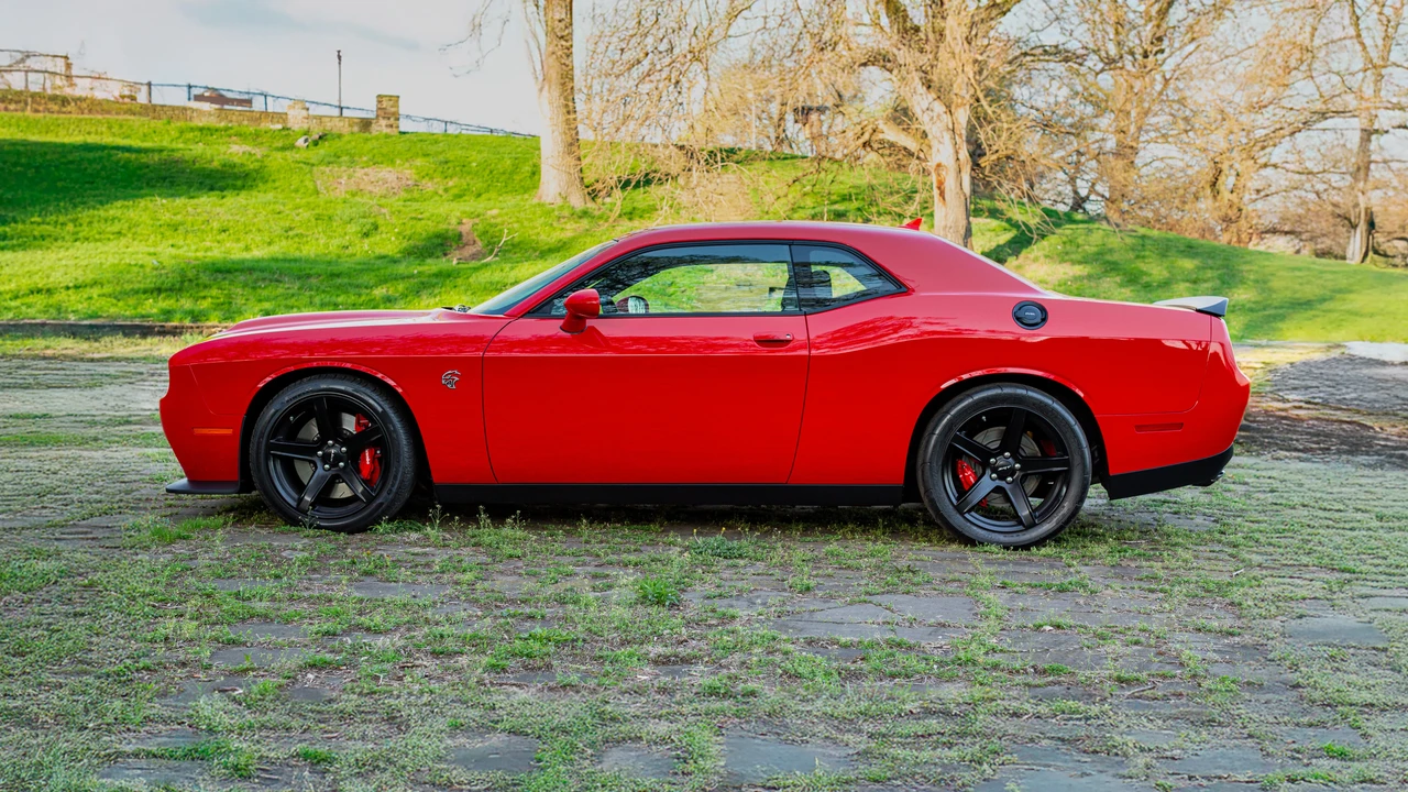 2020 Dodge Challenger SRT Hellcat 3rd Gen - Image 9 of 31