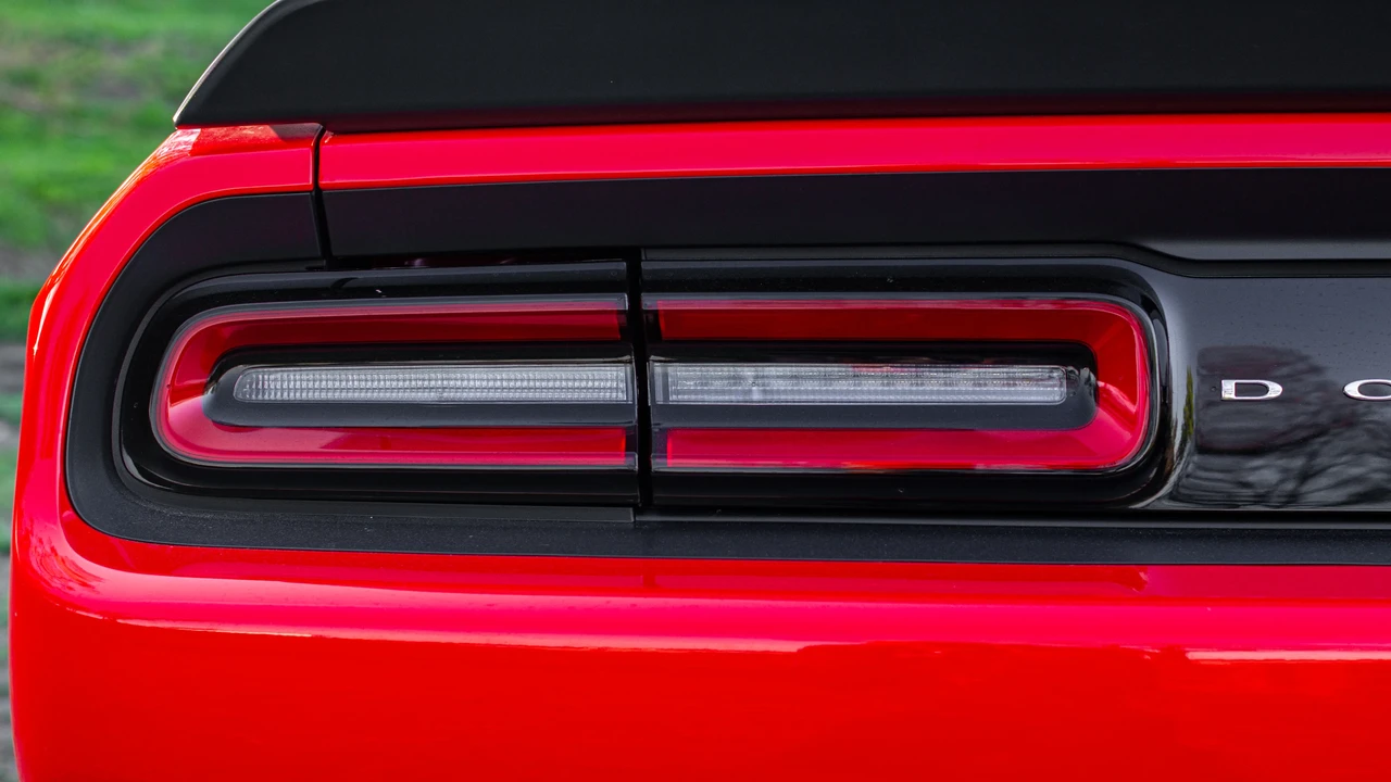 2020 Dodge Challenger SRT Hellcat 3rd Gen - Image 15 of 31