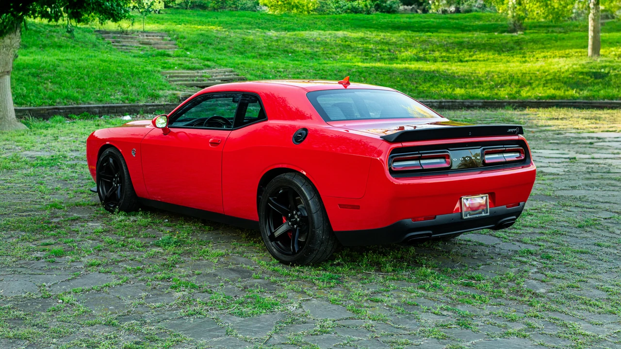 2020 Dodge Challenger SRT Hellcat 3rd Gen - Image 8 of 31