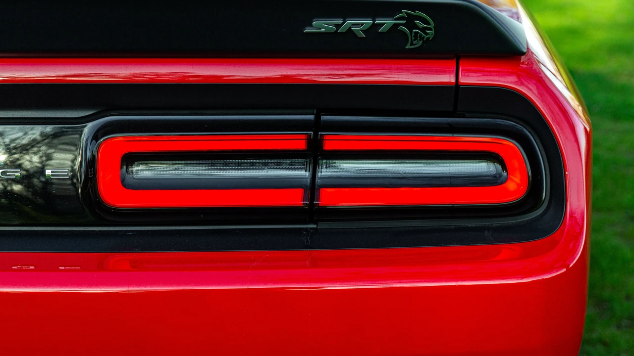 2020 Dodge Challenger SRT Hellcat 3rd Gen - Image 18 of 31