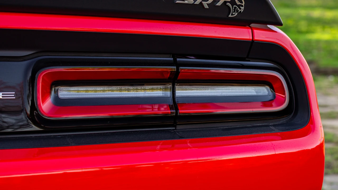 2020 Dodge Challenger SRT Hellcat 3rd Gen - Image 16 of 31