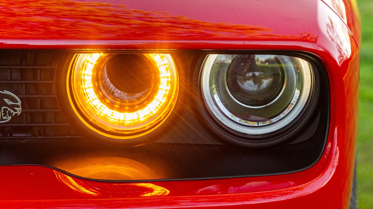 2020 Dodge Challenger SRT Hellcat 3rd Gen - Image 14 of 31