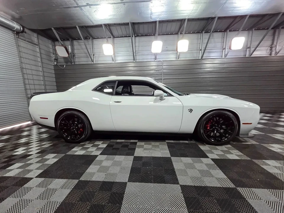 2020 Dodge Challenger SRT Hellcat 3rd Gen - Image 9 of 21