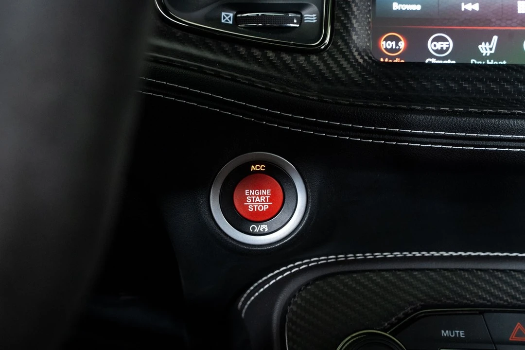 2020 Dodge Challenger SRT Hellcat 3rd Gen - Image 24 of 31