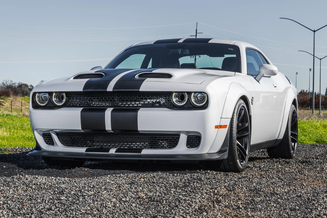 2020 Dodge Challenger SRT Hellcat 3rd Gen - Image 9 of 31