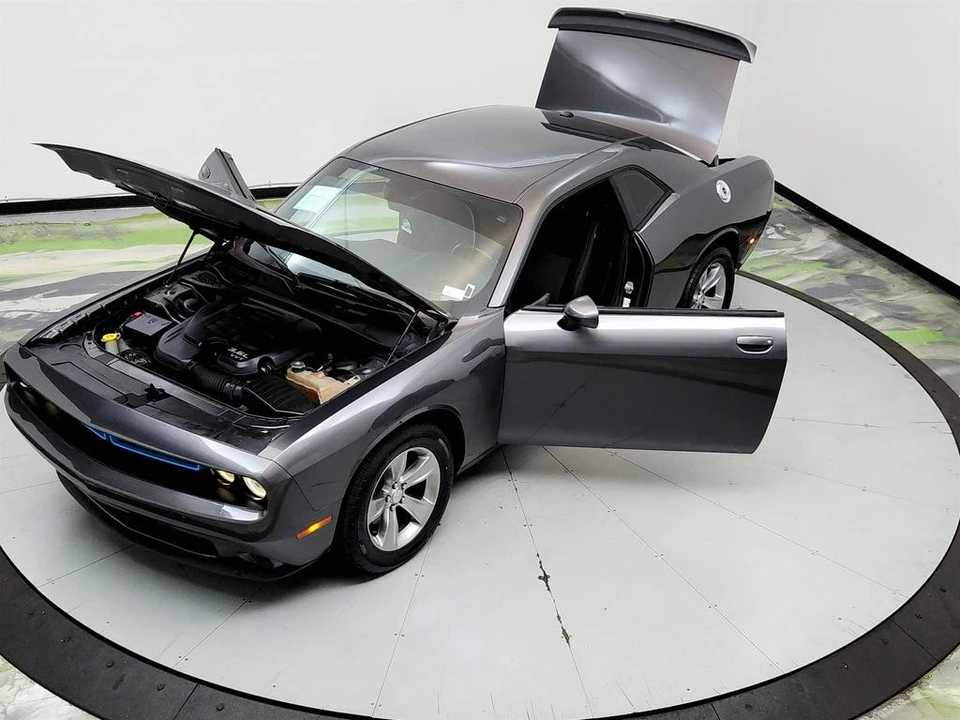 2020 Dodge Challenger 3rd Gen - Image 17 of 31