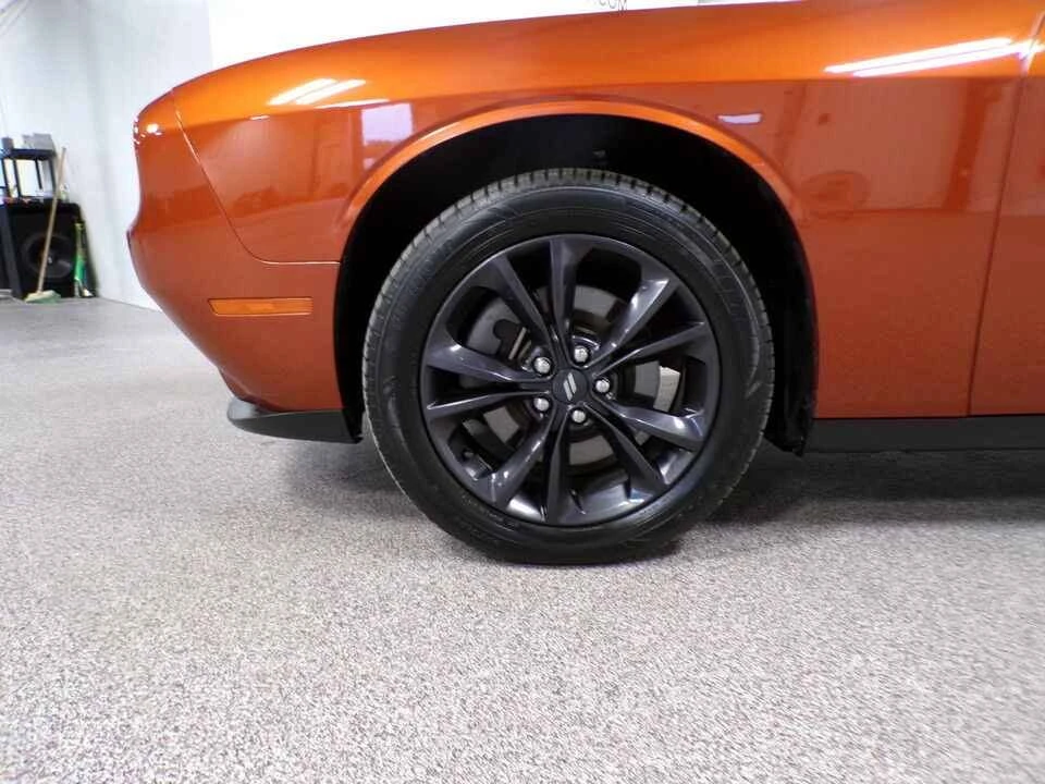 2020 Dodge Challenger 3rd Gen - Image 9 of 17