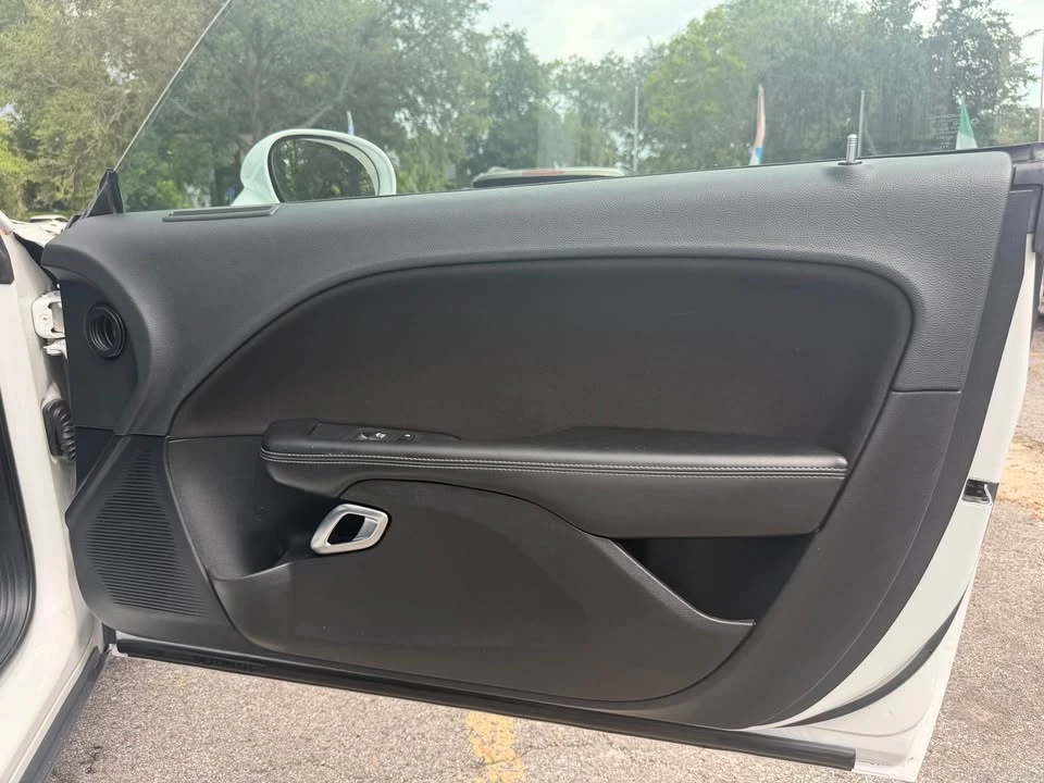 2020 Dodge Challenger 3rd Gen - Image 9 of 10