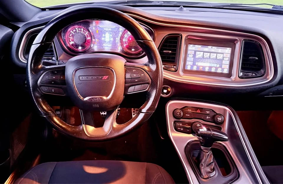 2020 Dodge Challenger 3rd Gen - Image 15 of 20