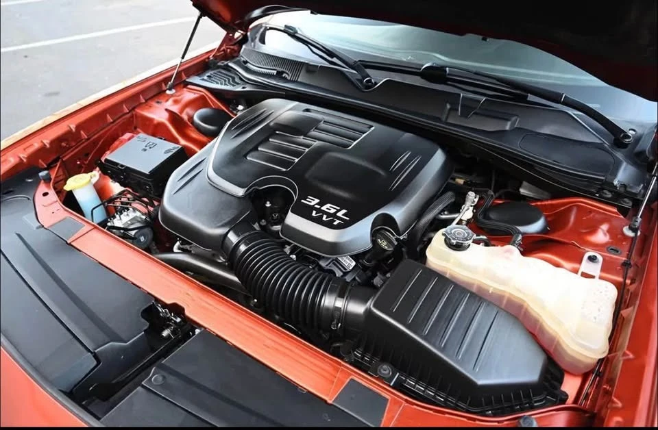 2020 Dodge Challenger 3rd Gen - Image 5 of 10