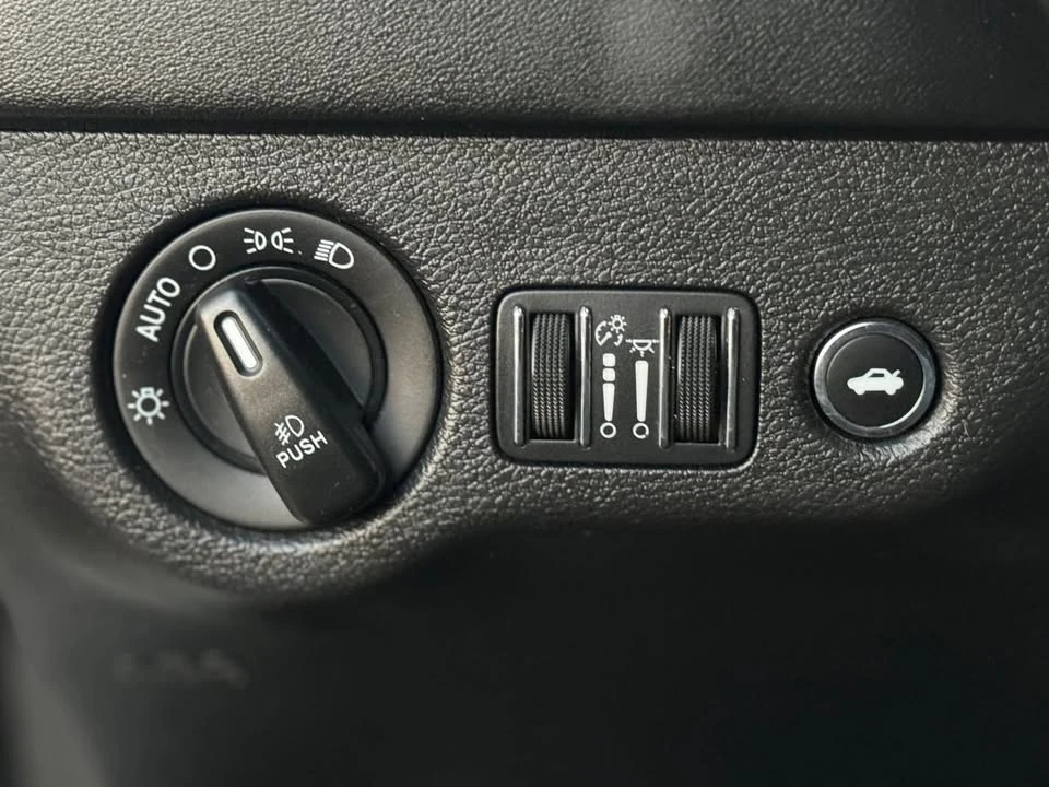 2020 Dodge Charger 7th Gen - Image 16 of 20