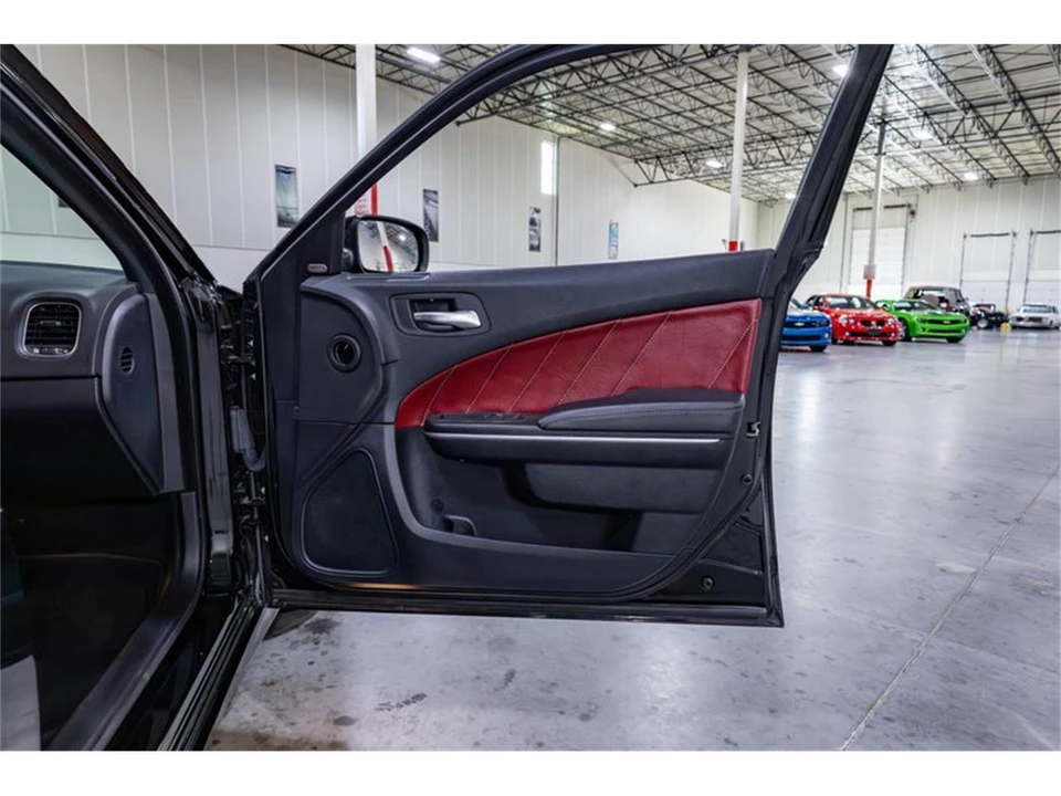 2020 Dodge Charger 7th Gen - Image 28 of 31