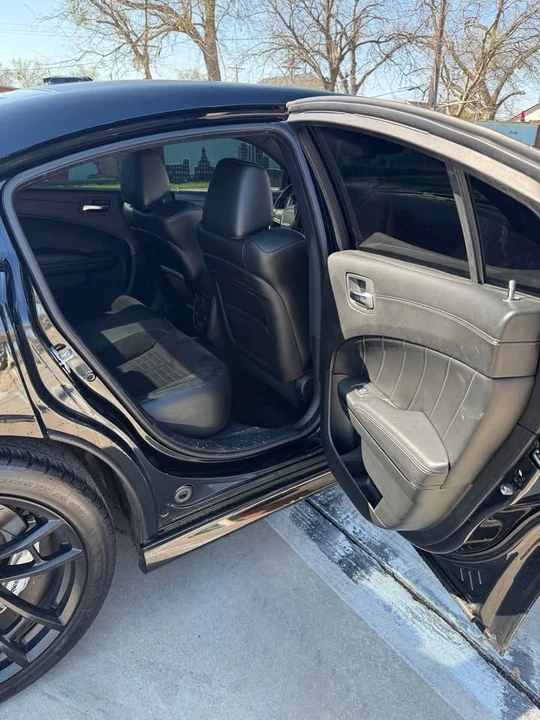2020 Dodge Charger - Image 17 of 19
